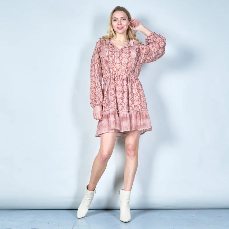 Elegant ruffled dress with flowing details wholesale Boat Neckline Classic