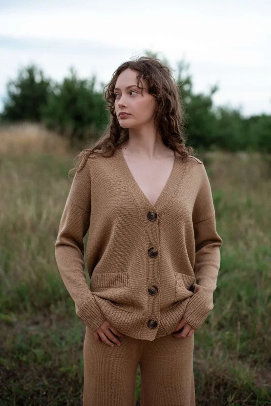 Button-Up Merino Wool Cardigan Camel Elegant Classic Vintage